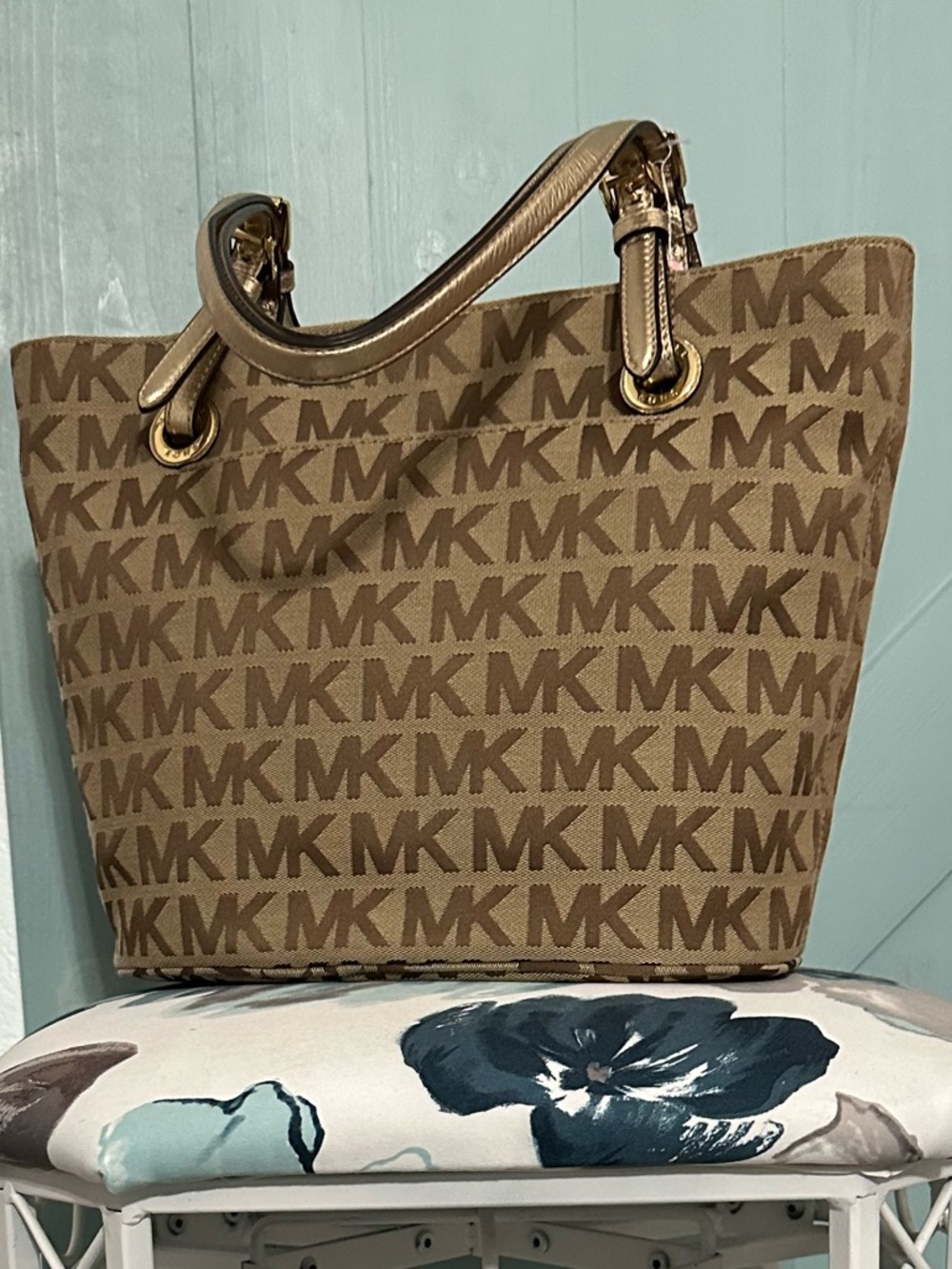 Michael Kors Camel/ Brown/ Gold Signature Jet Set Canvas Tote Shoulder Bag - Picture 2 of 14